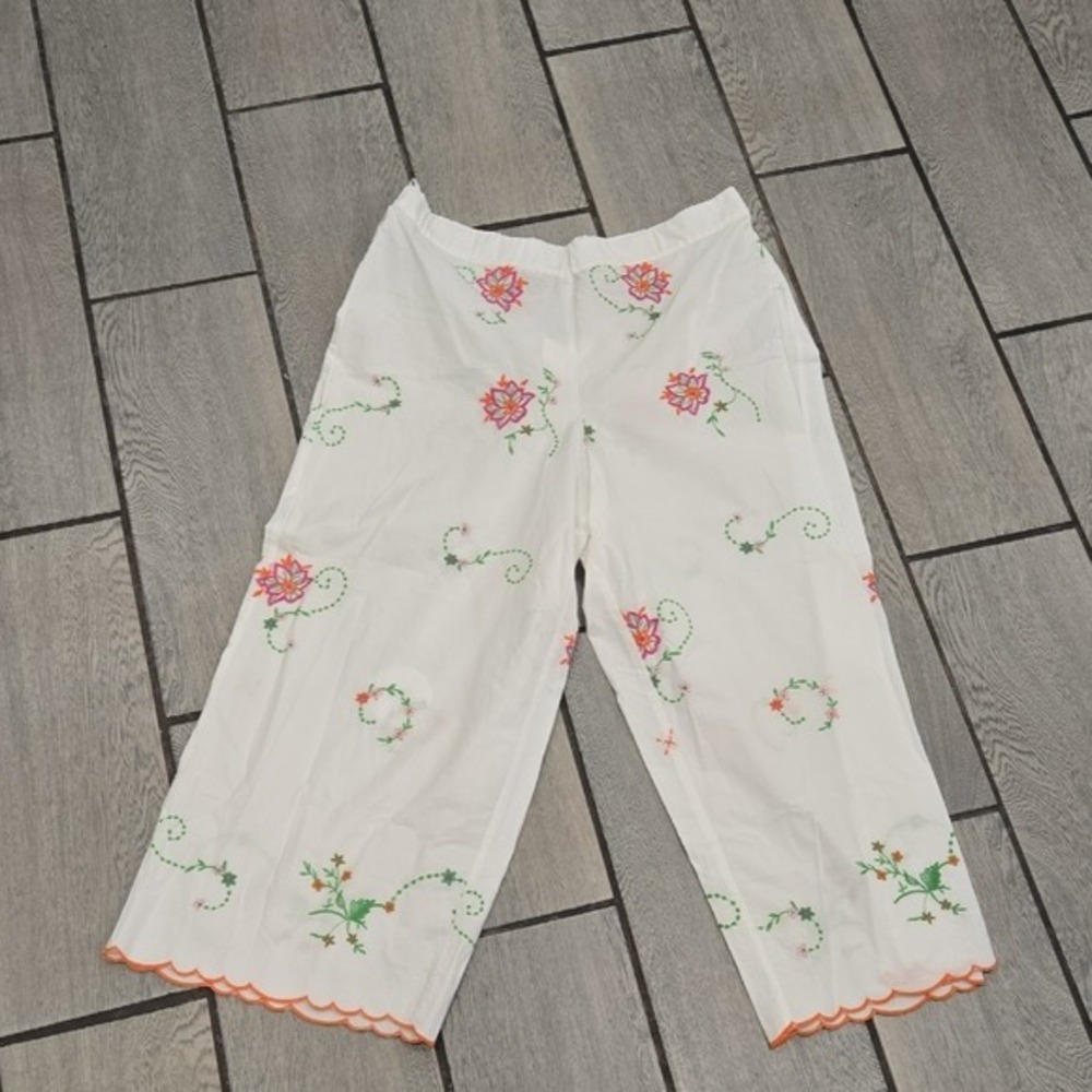 Zara Embroidered Floral Wide Leg Cropped Pants White Scalloped Hem Large NEW
